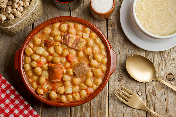 Piatti autunnali spagnoli: dal cocido madrileno al piatto dei monti di Málaga